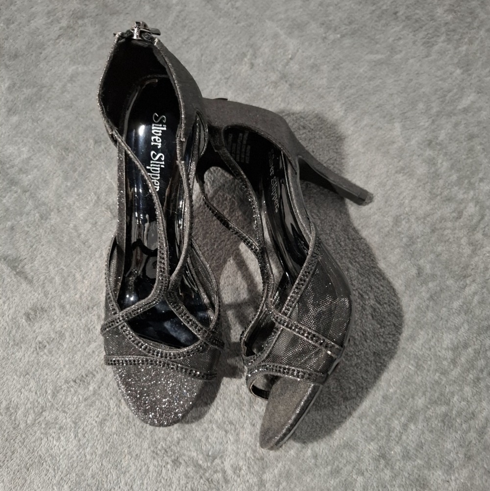 Silver Slipper 3” Dress Heels Black sparkles Size 7.5